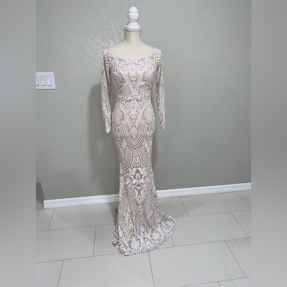 Sierra Sequin Off The Shoulder Formal Dress. Size: Small